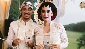 Secara Diam-diam Inilah 6 Artis yang Telah Bercerai, Terbaru Ada Laudya Cynthia Bella