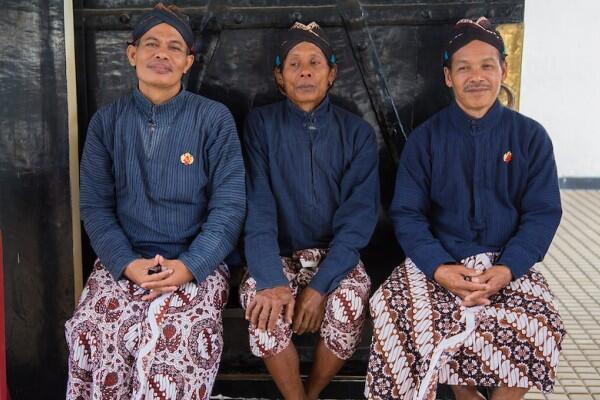 Kumpulan Bahasa Jawa Lucu, Menghibur dan Menggelitik