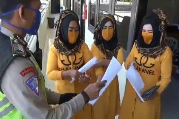 Berjoget India untuk TikTok di Jembatan Suramadu, 3 Emak-emak Diamankan Polisi