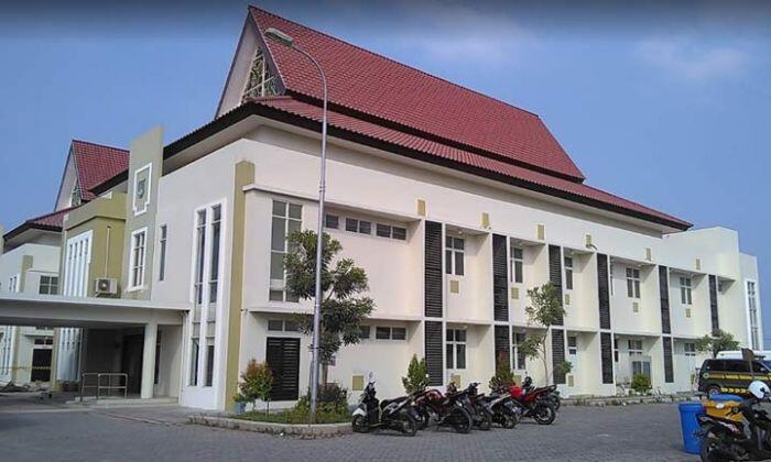 Aneh dan Unik Mobil Ambulans Mbois Mirip Bar, Jauh Dari Kesan Horor! Mau Coba Naik?