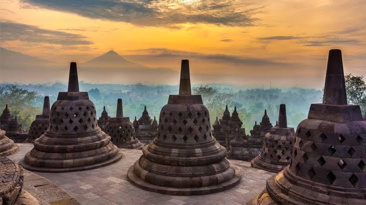 Tiket Bule Masuk Borobudur Lebih Mahal Dari Lokal, Bikin Bule Kapok Ga? 