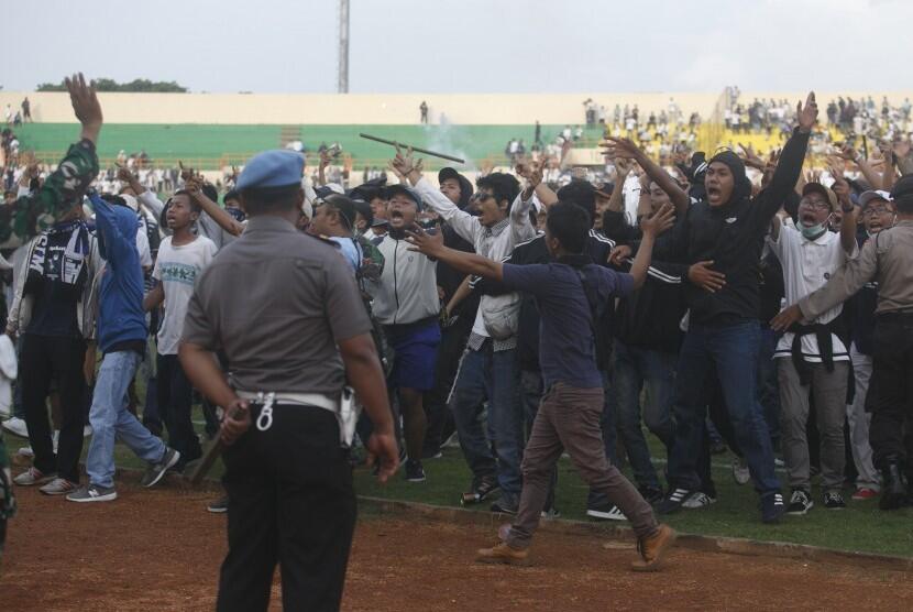 MENJAGA SERTA MENDUKUNG LIGA BANGSA INDONESA
