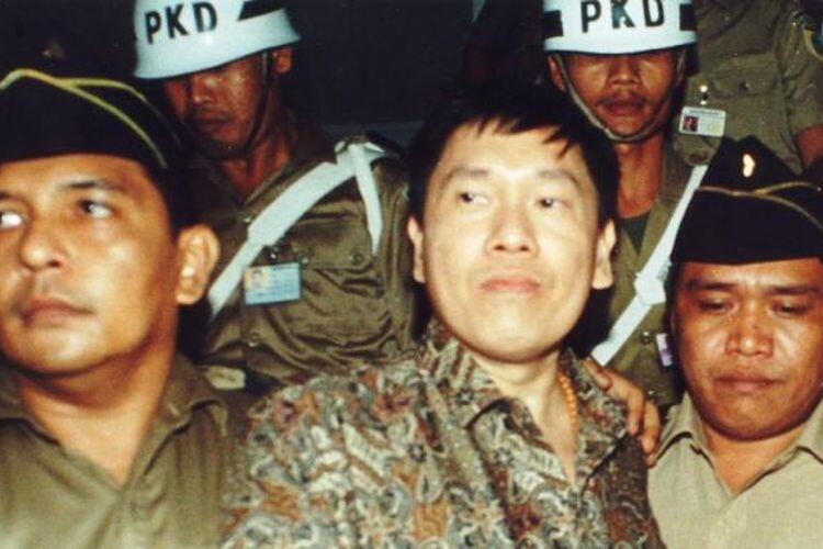 Gondol hingga Triliunan Rupiah, Enam Buronan Indonesia Ini Masih Misterius