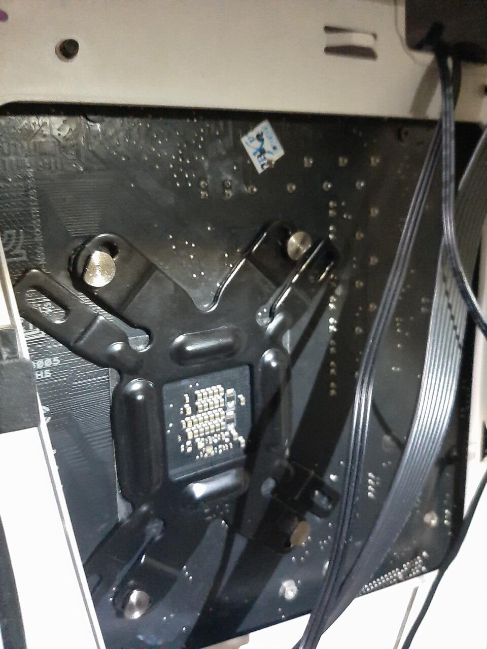 AIO water cooling tidak terdeteksi oleh PC