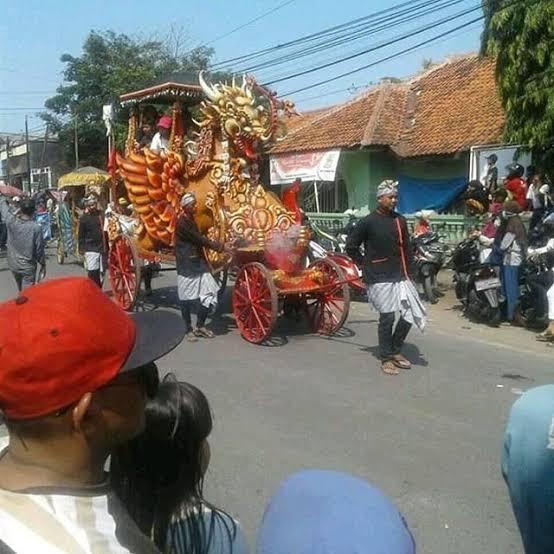Sembuh Usai Berperang Lawan Corona, Pria Ini Disambut Warga Bak Pahlawan