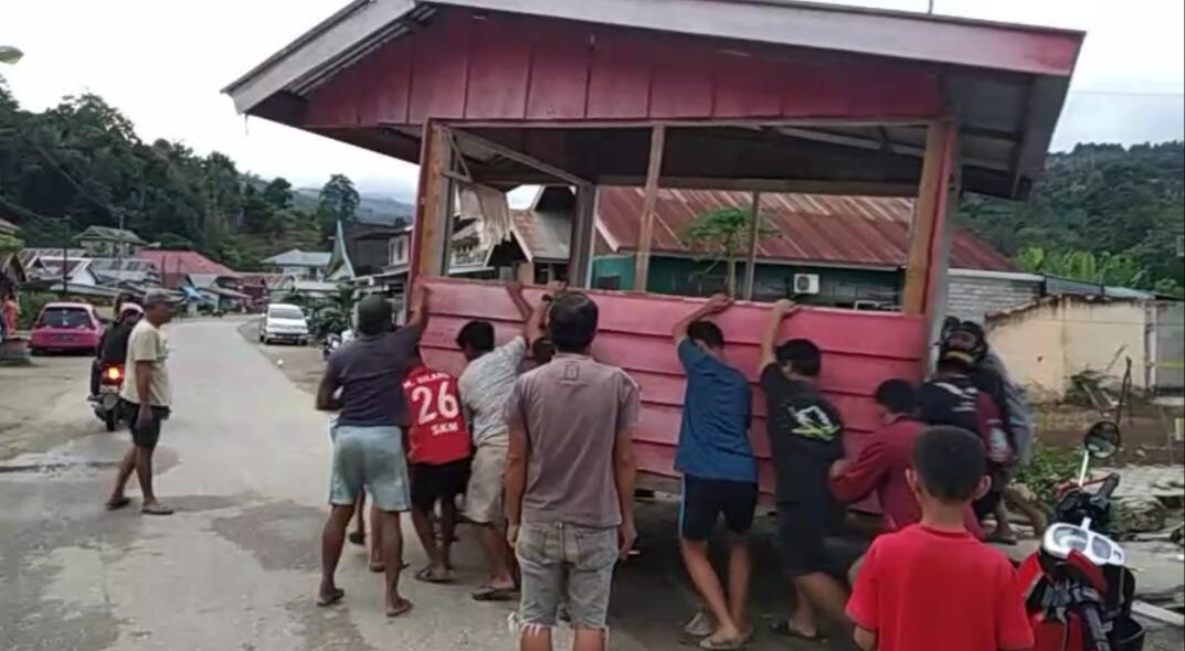 Bangkitkan Budaya Gotong Royong, Ringankan Tangan Membantu Sesama