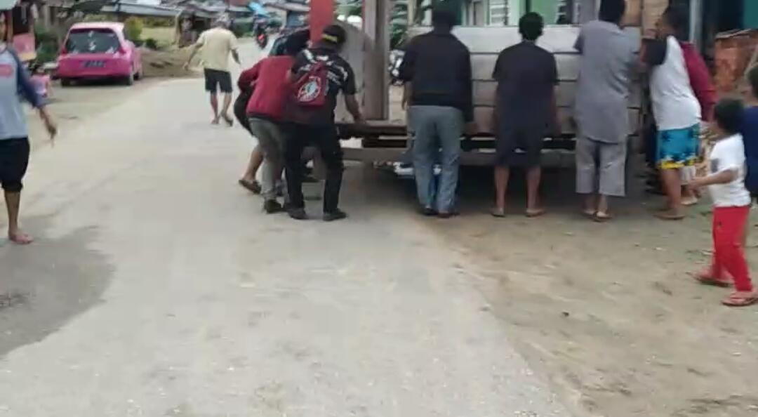 Bangkitkan Budaya Gotong Royong, Ringankan Tangan Membantu Sesama