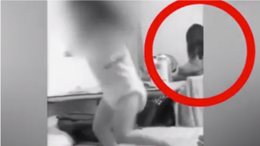 Seram! Sosok Berambut Panjang Muncul di Video Gadis Kecil yang Lagi Asyik Menari