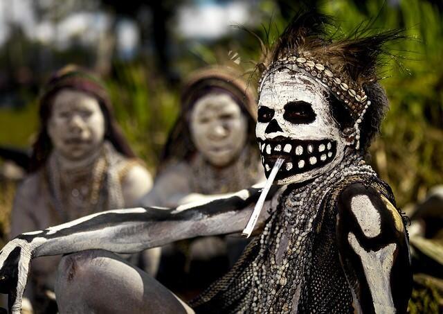 Suku suku Pedalaman Paling Berbahaya Di Dunia, Bikin Ketakutan