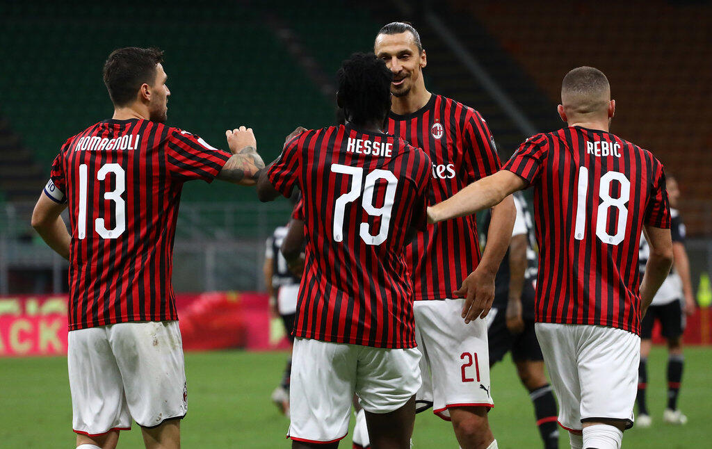 PREDIKSI NAPOLI VS AC MILAN