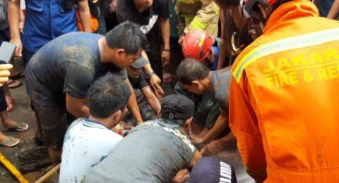 Kakek Wawi Terjebur ke Kubangan Tinja Septic Tank di Lenteng Agung, Tewas