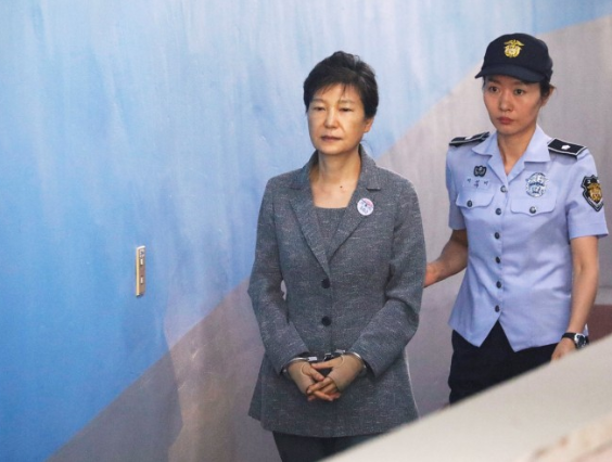 Presiden Wanita Pertama Korsel Dipenjara 20 Tahun dan Denda Rp216 Miliar