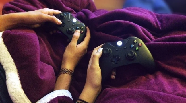 5 Kebiasaan Pasangan Gamer Saat Bermain Game, Main Pakai Panggilan Sayang!