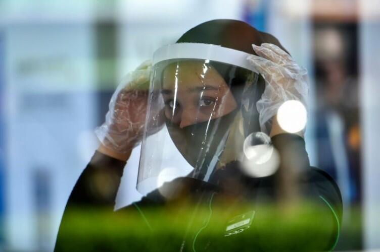 Jadi Tren, Ternyata Ketahanan Face Shield Cegah Corona Hanya 6 Jam Saja