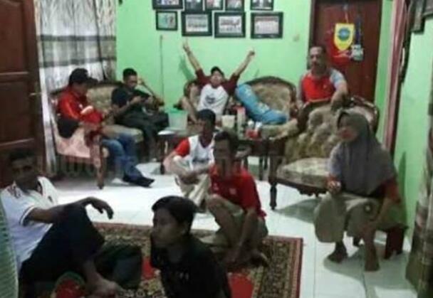 TIMNAS SEPAKBOLA KU BERKIBAR KEMBALI...TERIIIIAKAAANNN..!!... GOOOALLLL...!!!!