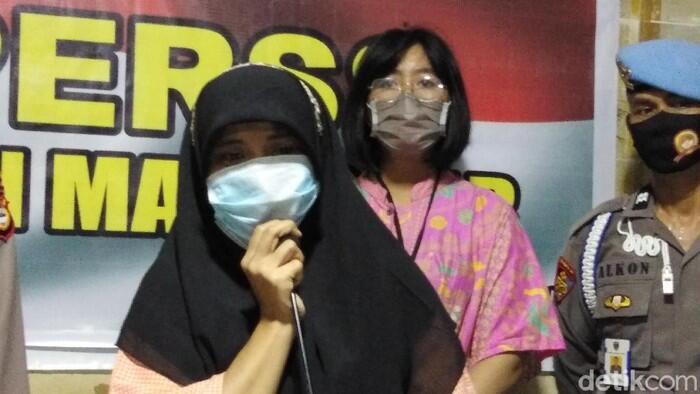 Entah Apa yang Merasukinya. Cewek ini Marah dan Melempar Al-Qur'an