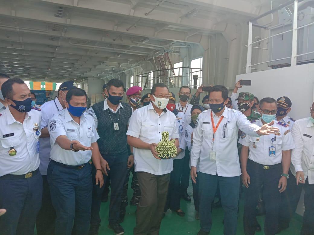 Bupati Situbondo, Danposal Jangkar Lepas Pelayaran Perdana KMP Munggiyango Hulalo