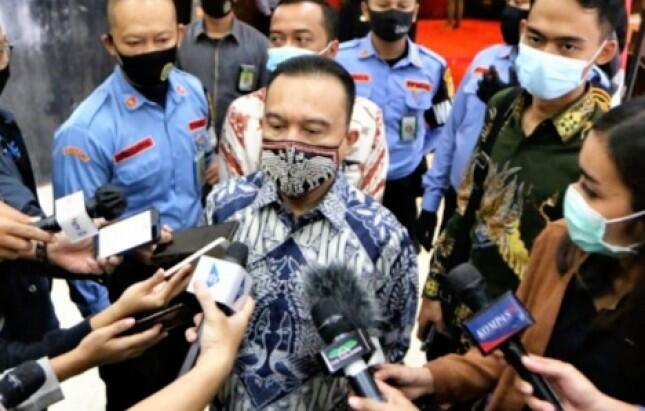 Massa Geruduk Gedung DPR Tolak RUU HIP dan Omnibus Law