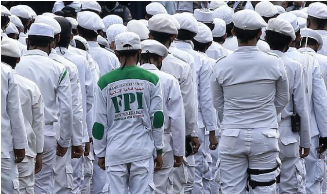 Polisi Sekat Massa Demo DPR: Kanan Buruh-Mahasiswa, Kiri FPI