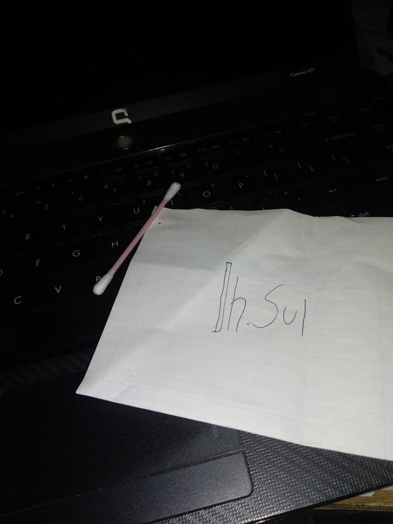 Lifehack! Bersihkan Keyboard Laptop Dengan Benda Kecil Ini