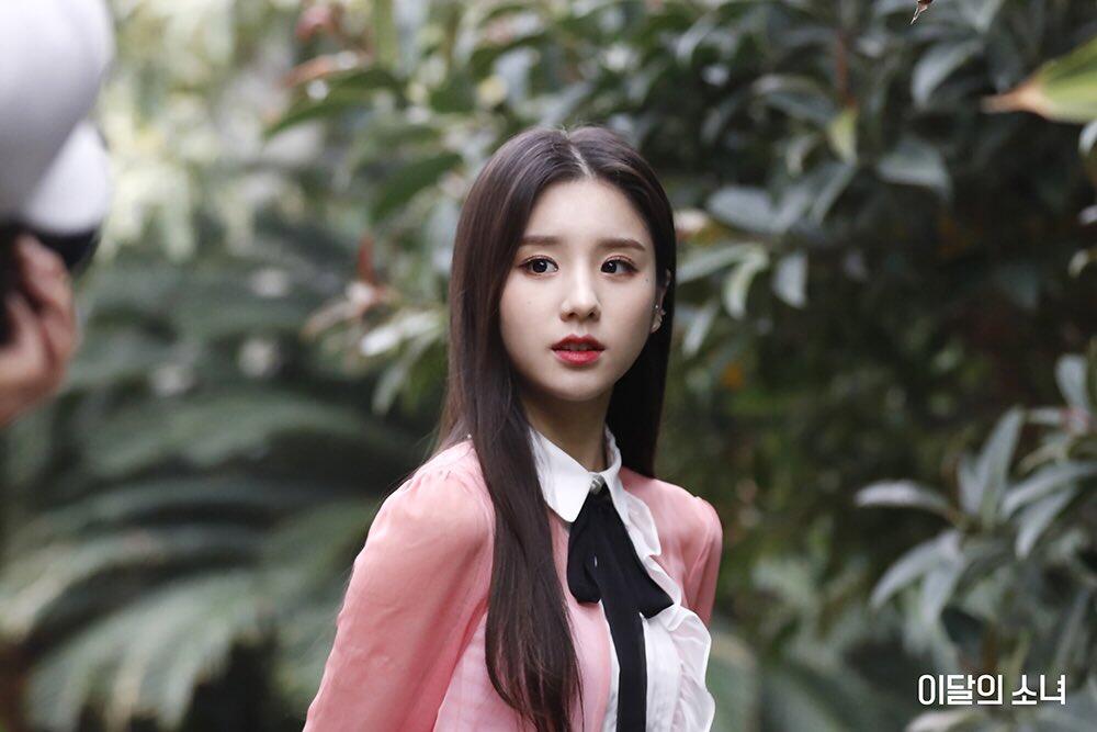 Heejin ‘LOONA’ Terpilih Sebagai Model untuk Nivea Cleansing Water!