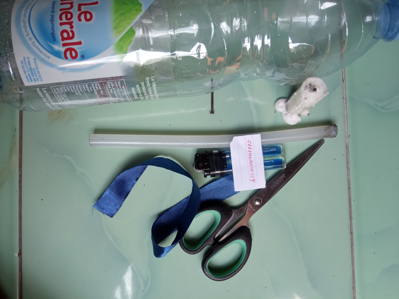 &#91;DIY-Life Hack&#93; Membuat Wadah Sendok Dari Botol Bekas Ala Ane