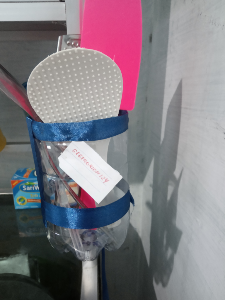 &#91;DIY-Life Hack&#93; Membuat Wadah Sendok Dari Botol Bekas Ala Ane