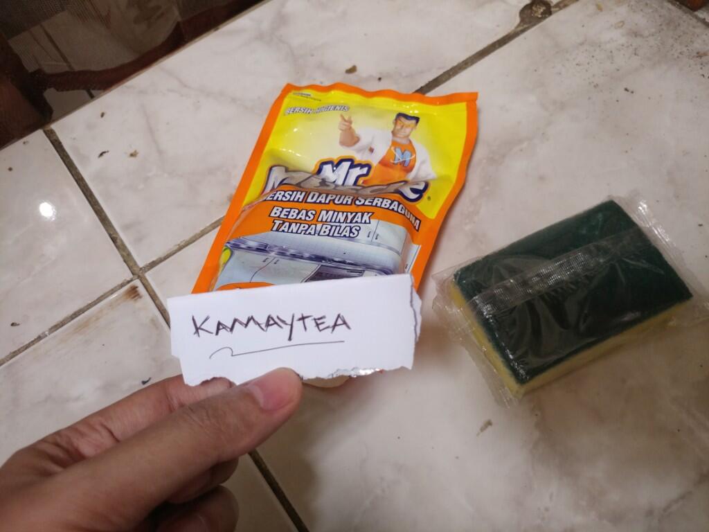 Tanpa Soda Api, Life Hack Sederhana Ini Bikin Aquarium Kinclong !