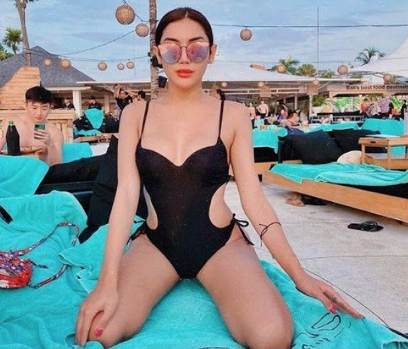 Pakai Bikini, Millen Cyrus Jawab Isu Potong Kelamin