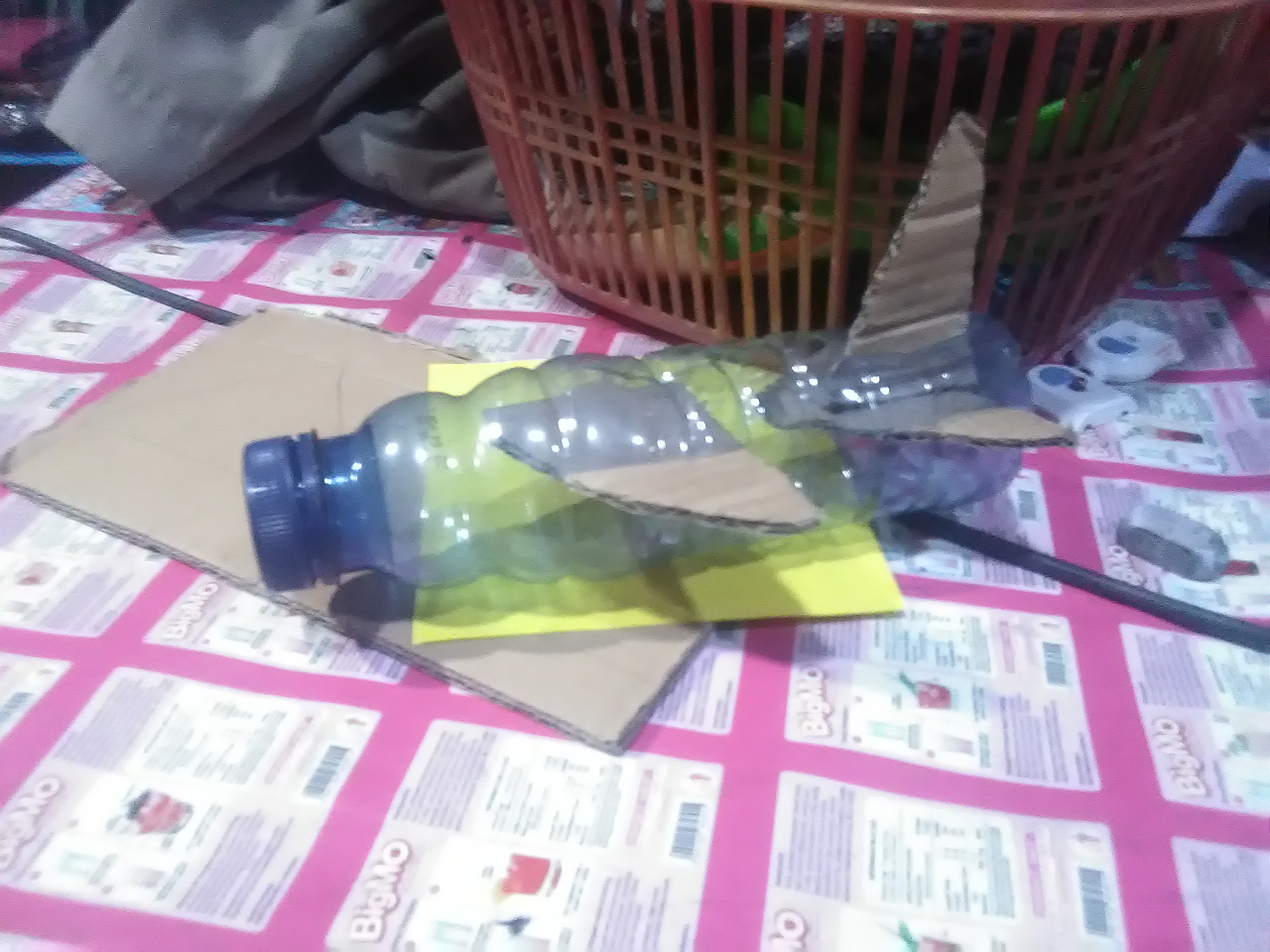 &#91;DIY Life Hack&#93; Membuat Pesawat Mainan Dari Botol Bekas Air Mineral