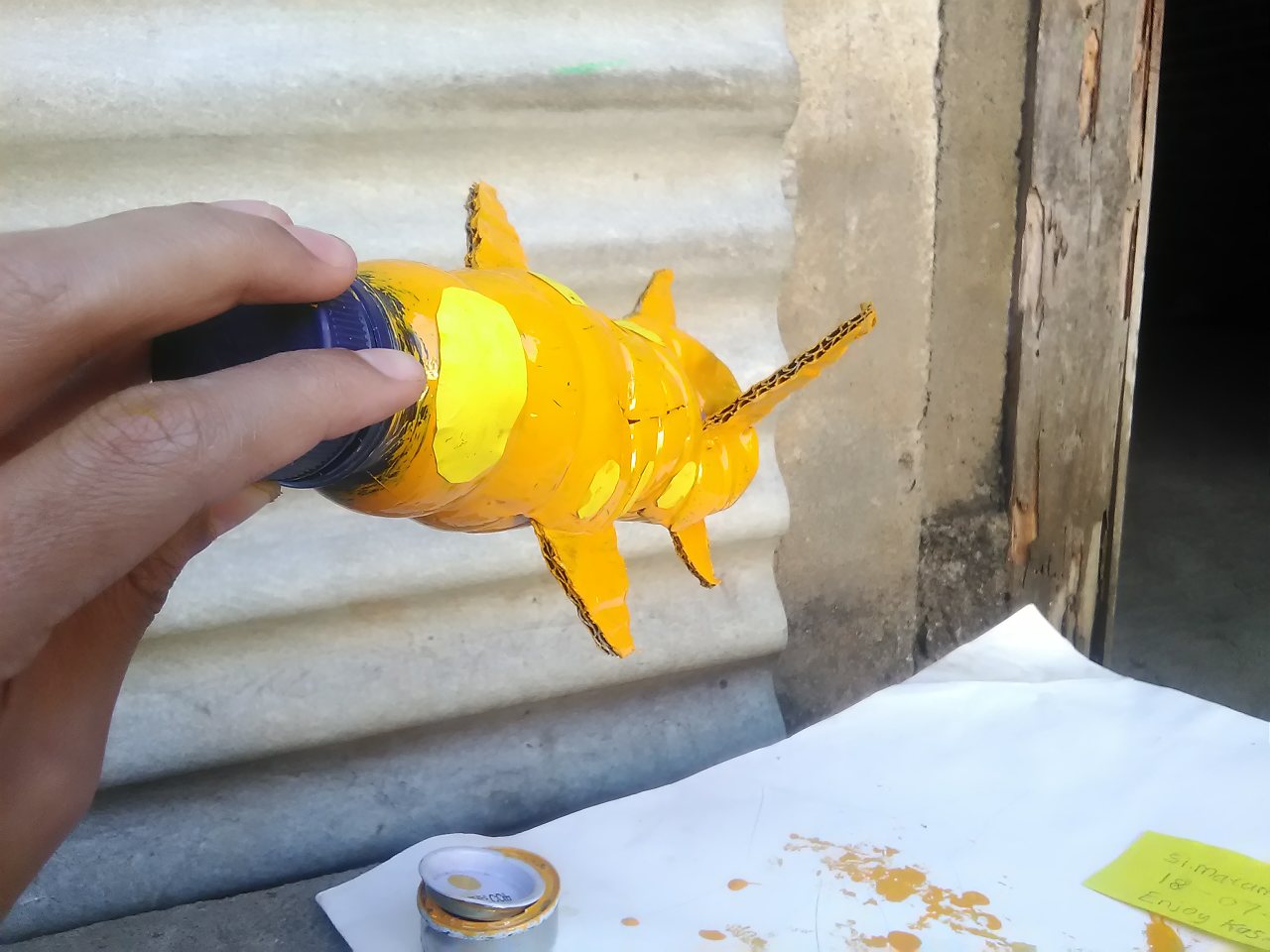 &#91;DIY Life Hack&#93; Membuat Pesawat Mainan Dari Botol Bekas Air Mineral