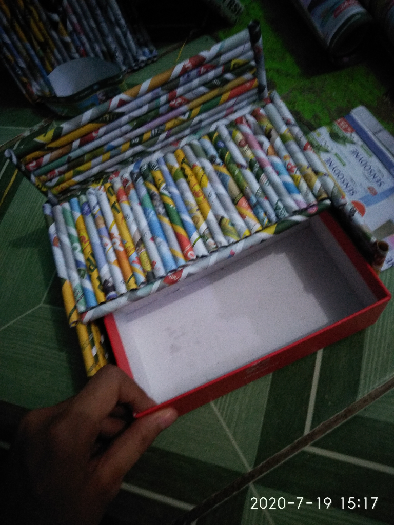 Jangan Dibuang Kertas Bekasnya Bisa Dijadikan Wadah Tempat Rak Kecil.