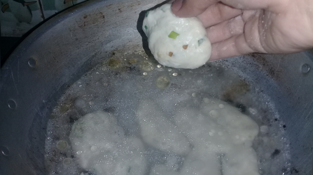 Kamu Gabut? Coba Lakukan Ini Membuat Cireng Isi Ayam Terenak!!!