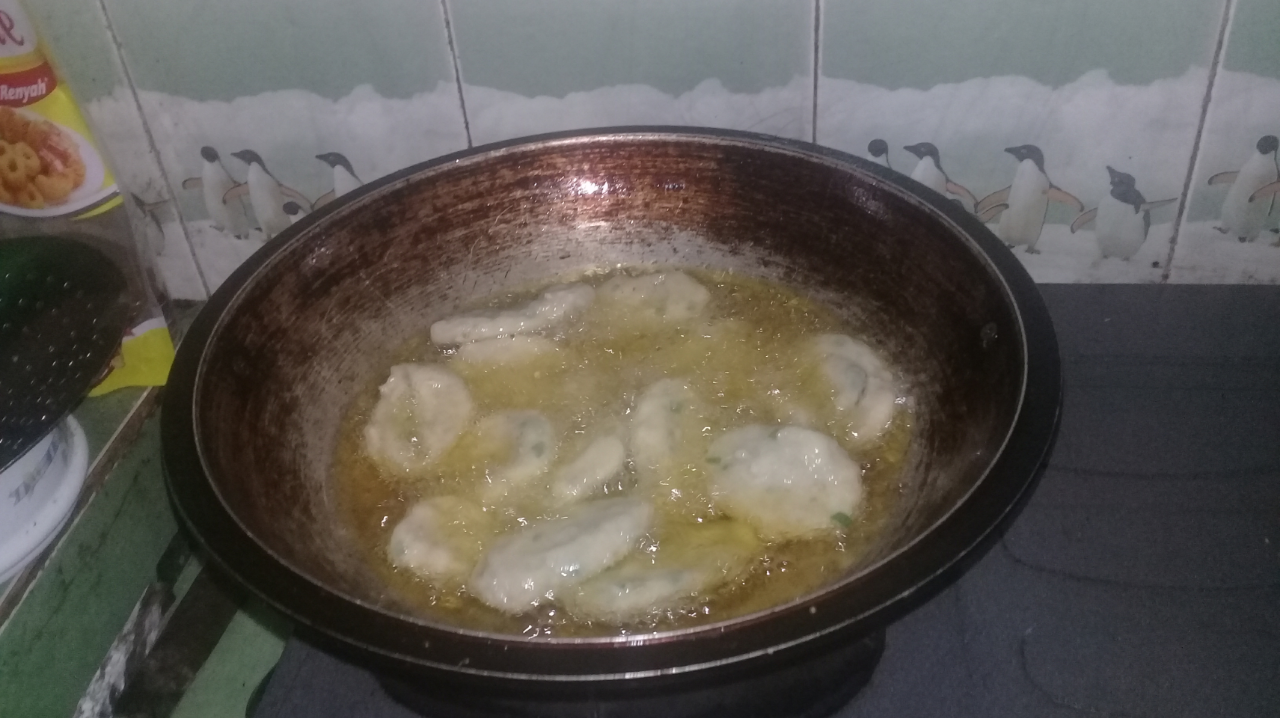 Kamu Gabut? Coba Lakukan Ini Membuat Cireng Isi Ayam Terenak!!!