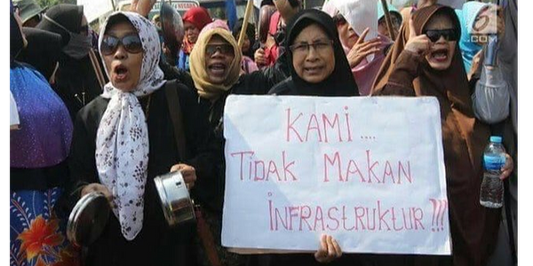Tragis! Usai Melahirkan Seorang Ibu Meninggal di Atas Mobil Bak Terbuka
