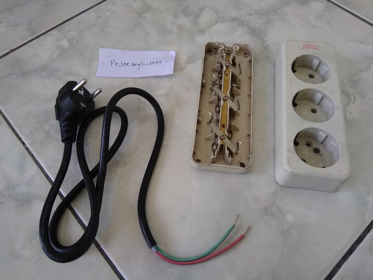 &#91;DIY Life Hack&#93; Ubah Kabel Power Komputer Menjadi Stop Kontak &amp; Kipas Mini