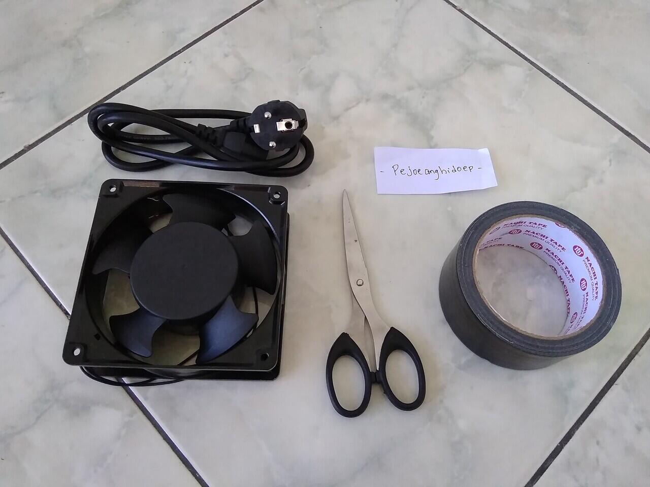 &#91;DIY Life Hack&#93; Ubah Kabel Power Komputer Menjadi Stop Kontak &amp; Kipas Mini