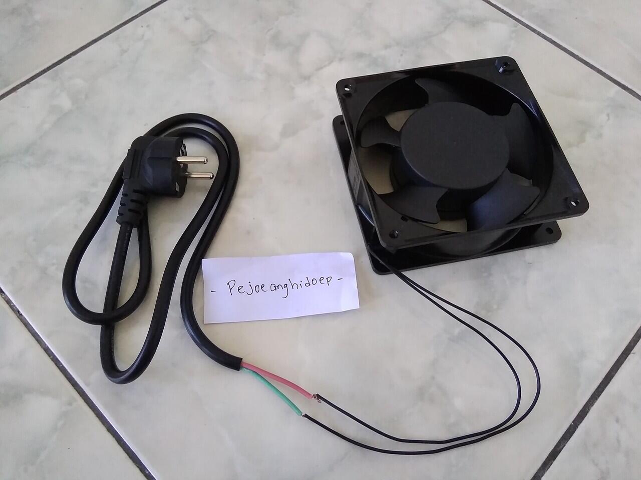 &#91;DIY Life Hack&#93; Ubah Kabel Power Komputer Menjadi Stop Kontak &amp; Kipas Mini