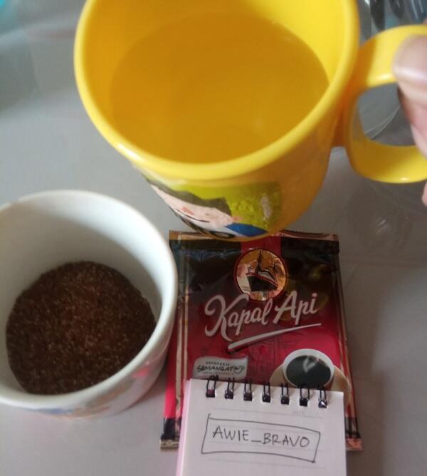Nostalgia Jaman Jadi Anak Kost. Ngopi Saat Gas Habis dan Nggak Ada Sendok! #LifeHack