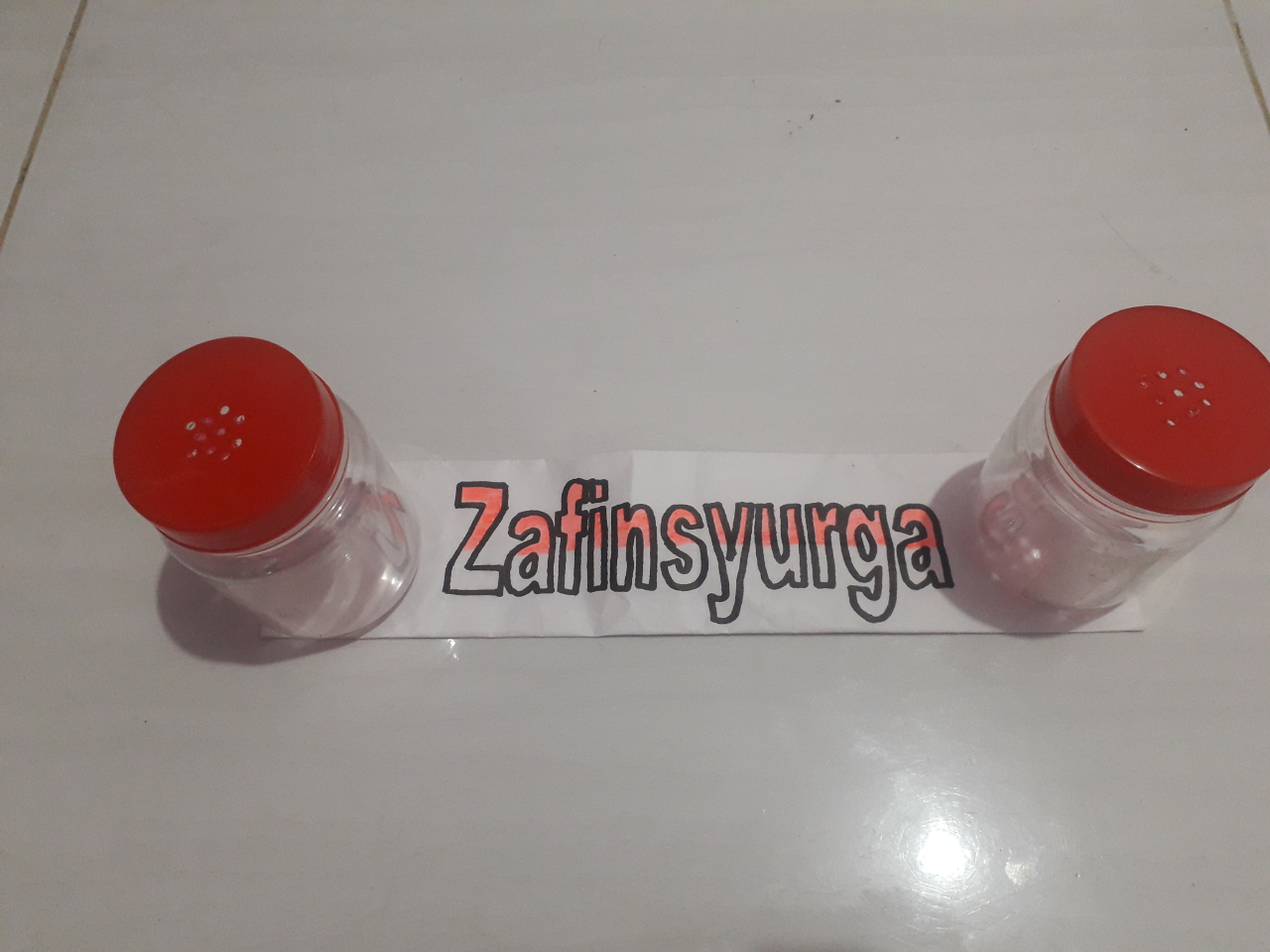 Shaker Bumbu Halus dari Toples Kecil