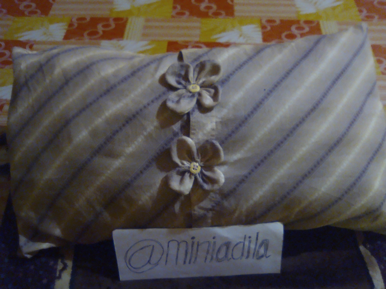 &#91;DIY&#93;Menyulap Kemeja Bekas Layak Pakai Menjadi Sarung Bantal Cantik