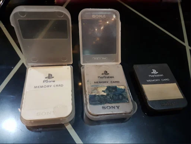 5 Versi Memory Card PlayStation 1 yang Populer, Kamu Punya yang Mana?