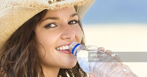 Save Earth. Jangan Buang Botol Plastik Minuman. Kita Manfaatin, Yuk! #LifeHackAndalan