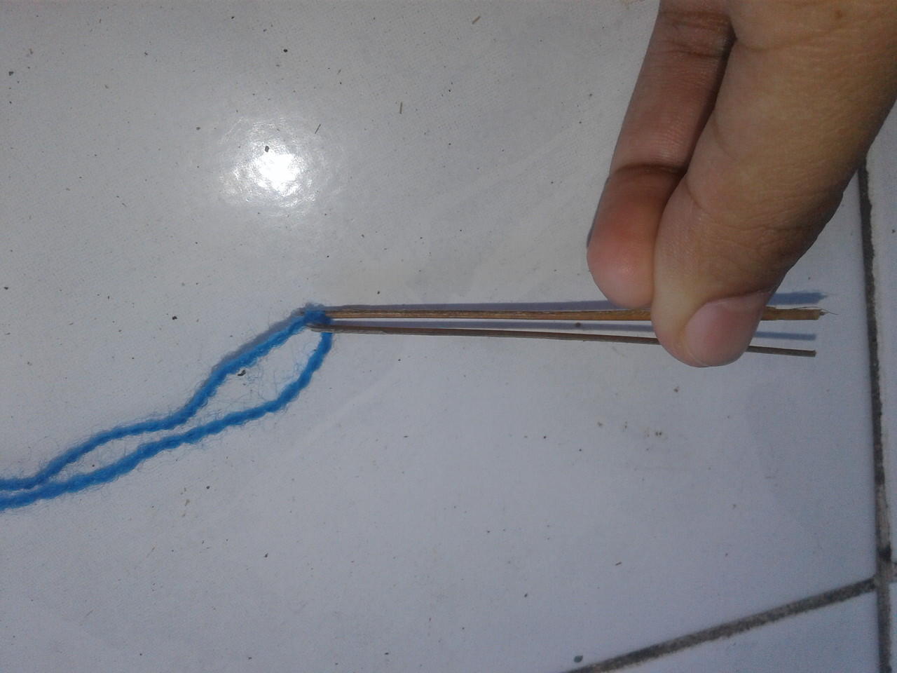 DIY Ramah Lingkungan, Daur Ulang Sedotan Bekas Menjadi Taplak Meja Warna-Warni