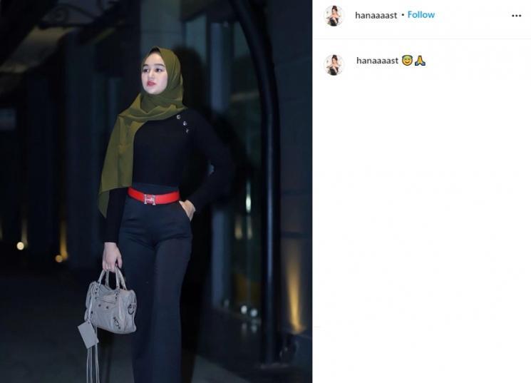 5 Potret Artis FTV Hana Hanifah Pakai Hijab, Cantiknya Adem!