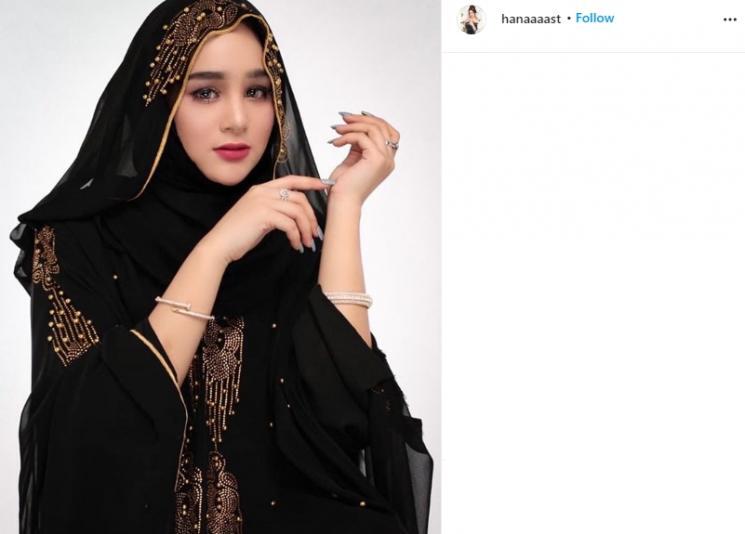 5 Potret Artis FTV Hana Hanifah Pakai Hijab, Cantiknya Adem!