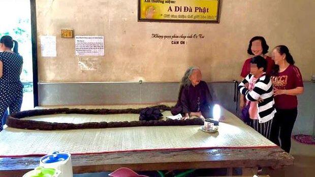 Kisah Nenek Berambut 'Ular Sanca' 64 Tahun Tidak Mau Potong Rambut, Kenapa?
