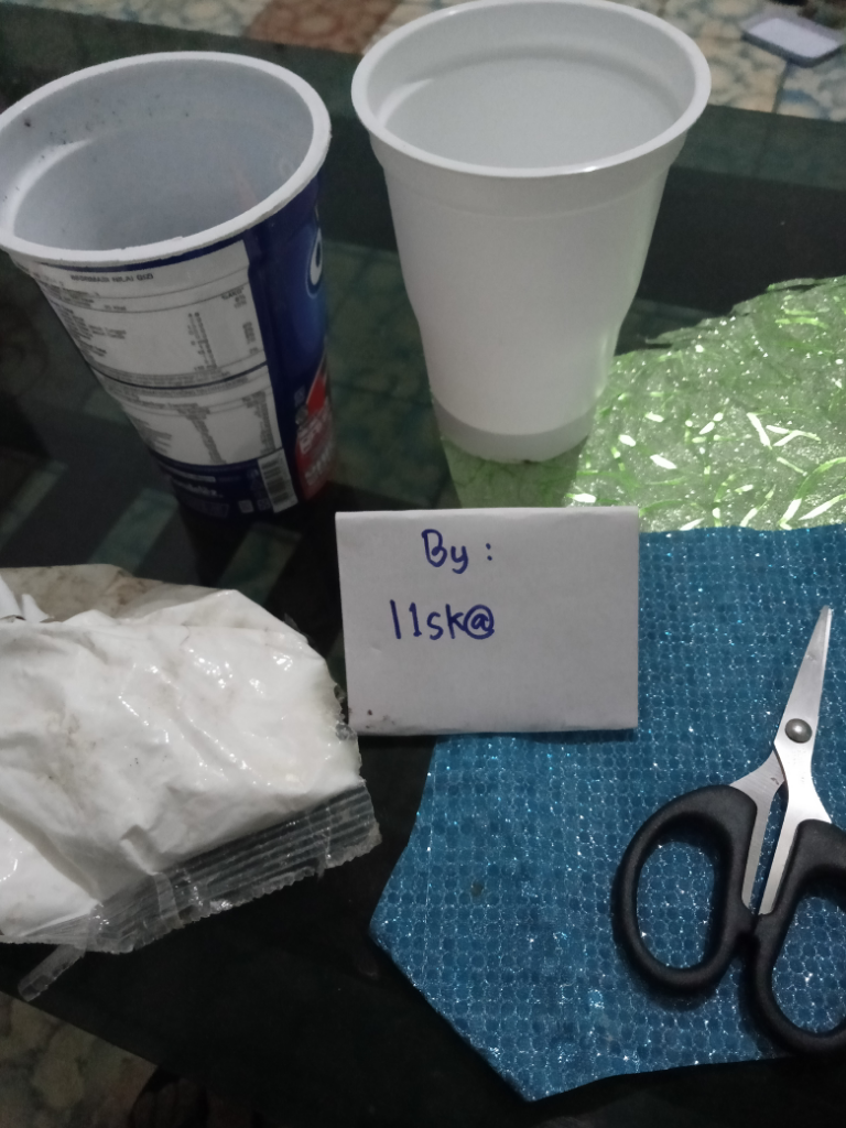 (DIY) Tak Perlu Dibuang, Benda Bekas Ini Bisa Jadi Tempat Pensil Cantik