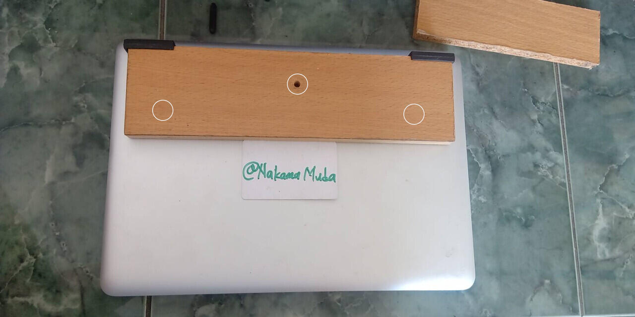 &#91;DIY&#93; sulap kayu bekas jadi stand laptop mu