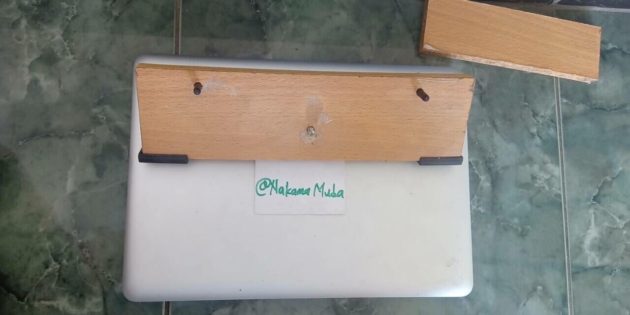 &#91;DIY&#93; sulap kayu bekas jadi stand laptop mu
